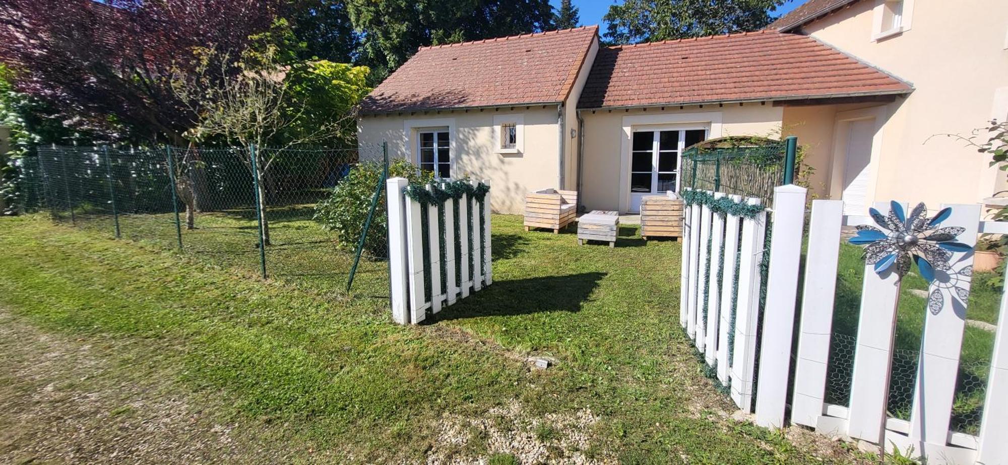Maison De Plein Pied Avec Jardin Privatif Centre Ville Milly-la-Foret Exteriér fotografie